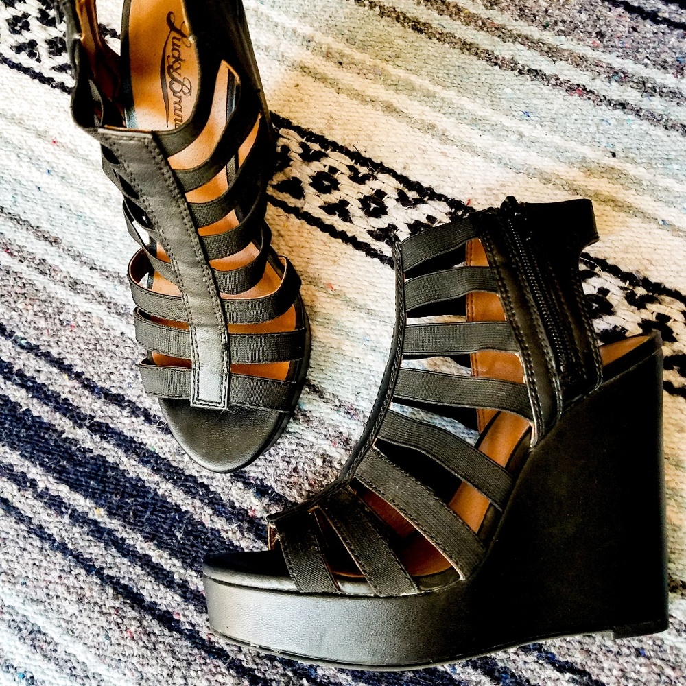 Lucky Brand strappy black leather wedges